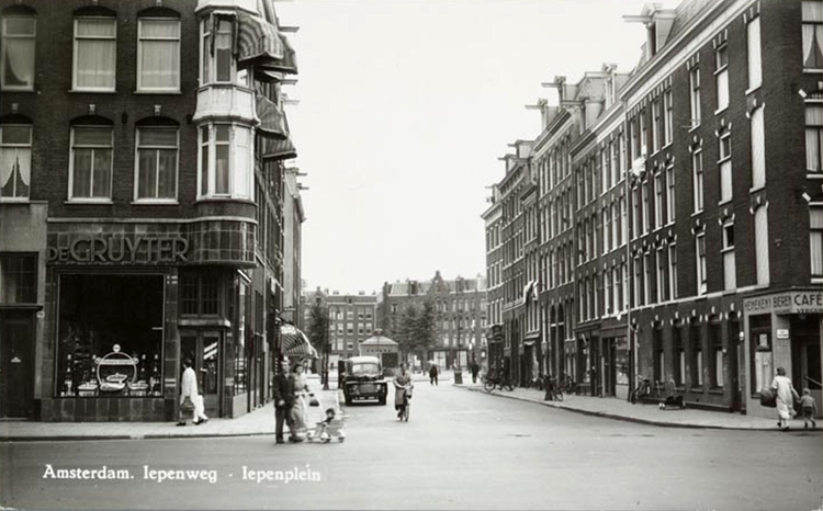 1e Oosterparkstraat 152 - 1950 - Foto: Marja aan 't Goor © Alle rechten voorbehouden  