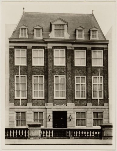 Foresterhuis. Op nummer 6 – 12 van de Sarphatistraat zat voor de oorlog het Foresterhuis. Bron: Beeldbank, Stadsarchief Amsterdam. 