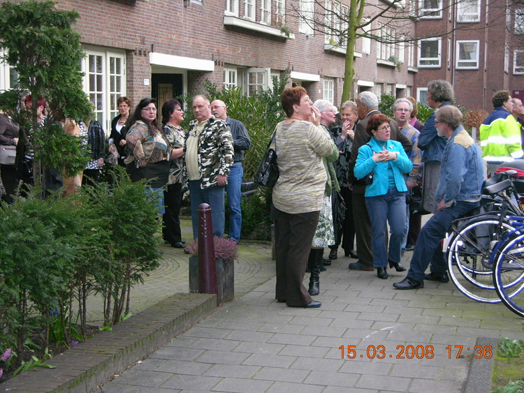 Reünie Danie Theronstraat Op zoek naar het oude portiek, 15 maart 2008. 