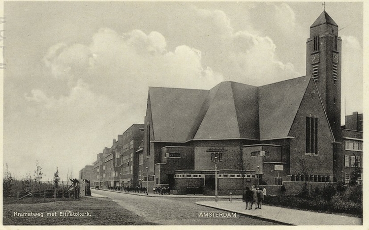 De Elthetokerk Insulindeweg/hoek Kramatweg. Foto uit 1930.  <p>.<br />
Foto: John Haen</p>