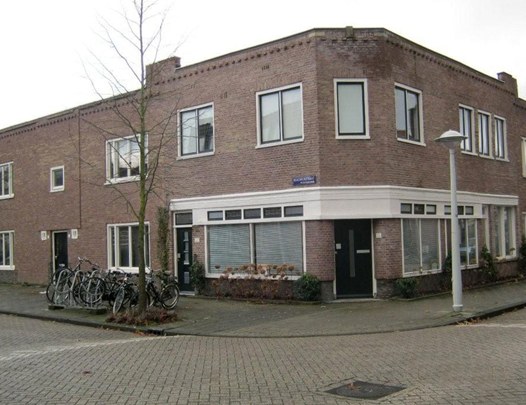 Reaumurstraat 55/hoek von Guerickestraat .<br />Foto: Joop Jansen 