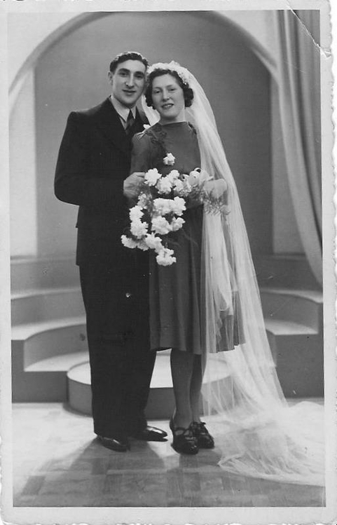 Annie en David Kops Foto van het bruidspaar: Mijn zuster Annie en haar man David, 15 april 1942. Bron: familiearchief. 