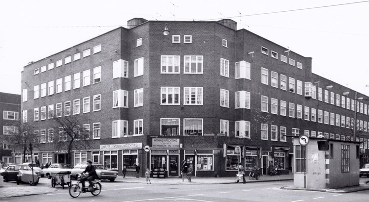Molukkenstraat 180-178 - 1972 .<br />Beeldbank Amsterdam 