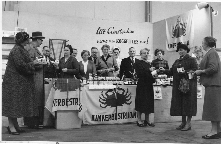 Banketbakkerij v.d.Lichte aanwezig bij een actie voor de kankerbestrijding - 1953 .<br />Foto: Sylvia van den Brink-van der Lichte 