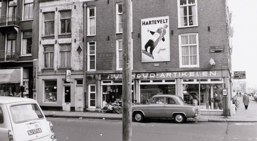 Eerste Oosterparkstraat 4-2,  Rechts de Weesperzijde. -  Mei 1967 Foto: Stam, Jan (1918-1980) Collectie Stadsarchief Amsterdam<br /> 