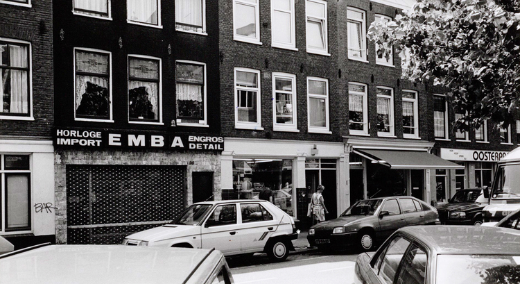 1e Oosterparkstraat 96-98-100-102 (pand in het midden)  - 1992 .<br />Foto: Beeldbank Amsterdam 