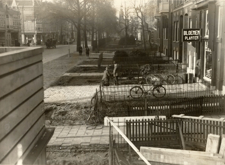 Linnaeusstraat 99 - 1928 .<br />Foto: Beeldbank Amsterdam 