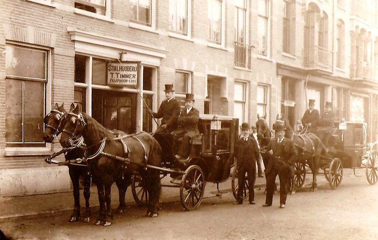 Stalhouderij T. Timmer - 1915 .<br />Foto: Beeldbank Amsterdam 