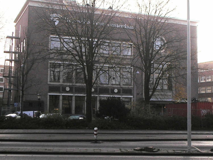 Voormalig hoofdkantoor van de Amstelbrouwerij.  
