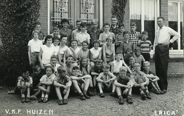 6e klas Hogewegschool 3 dg schoolreisje 1958 .<br />Foto: John Toxopeus 