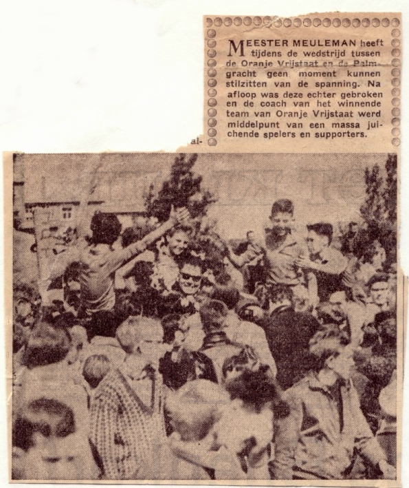 Krantenartikel Een krantenartikel uit 1961 over de kampioenschap. Er staat alleen een foutje in, want mijn vader was geen onderwijzer. 