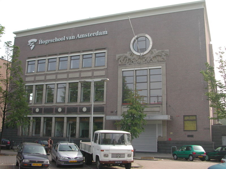 Het hoofdkantoor is nu onderdeel de Hogeschool van Amsterdam.  
