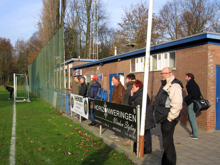 Het clubgebouw van s.c. Overamstel .<br />Foto: Jo Haen 