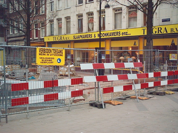 Werk Dappermarkt Opbrekingen op De Dappermarkt, eind 2004. 