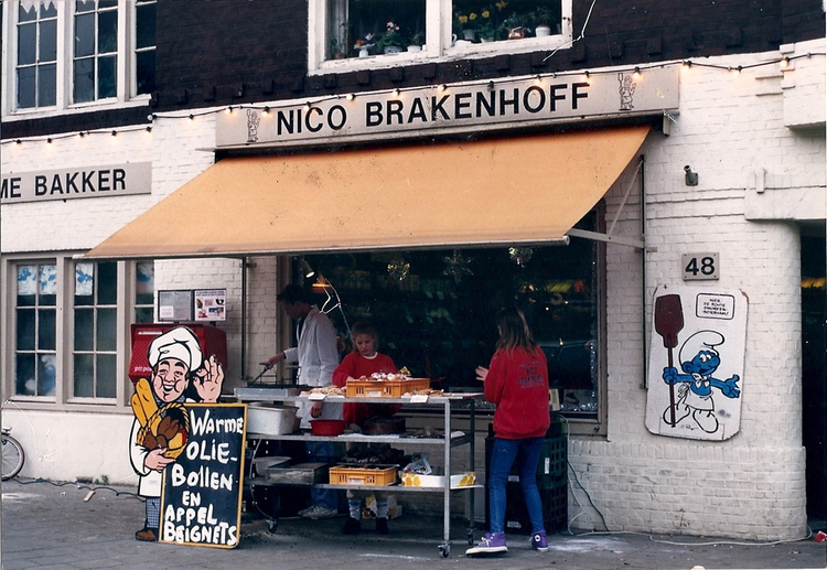 Afrikanerplein 48 - ± 1985  <p>.<br />
Foto: Nico Brakenhoff ©<br />
<em>Klik rechts bovenaan op de foto en de foto wordt vergroot weergegeven.</em></p>