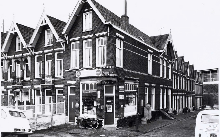 Weesperzijde 199 hoek Amstelhoekstraat - 1970 .<br />Foto: Beeldbank Amsterdam 