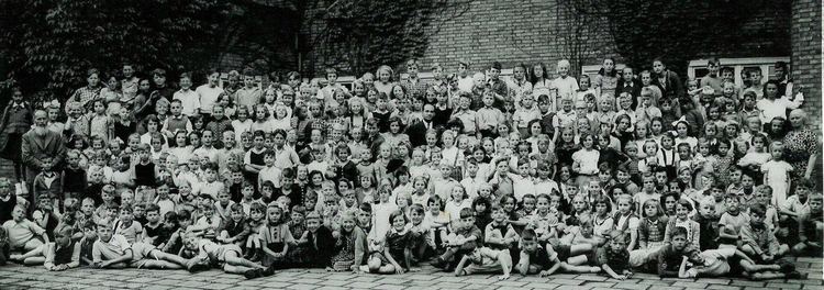 Anthonie van Diemenschool - 1951 .<br />Foto: Hanny de Kraay 