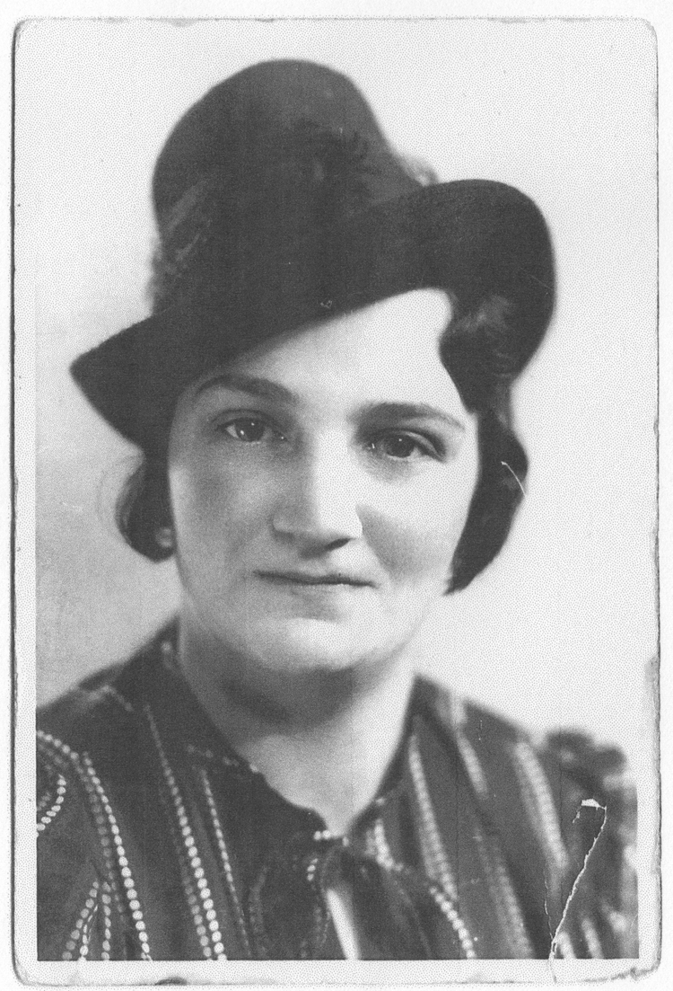 Tante Marie. Tante Marie heette eigenlijk Marianna. <br />De foto is afkomstig uit het privé archief van Greetje van der Meer-Papegaaij. 