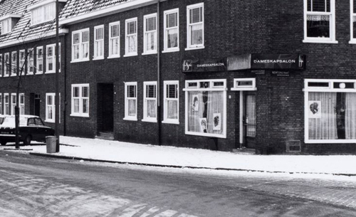 Archimedesweg 16 - 1972 .<br />Klik rechts bovenaan op de foto en de foto wordt vergroot weergegeven.<br />Foto: Beeldbank Amsterdam .<br />Foto: Beeldbank Amsterdam 