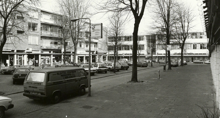 Chr. Huygensplein - 1986 .<br />Foto: Beeldbank Amsterdam 