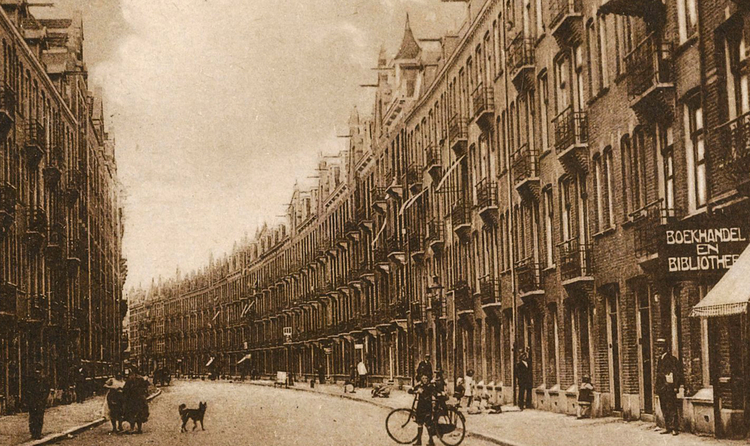 Balistraat gezien vanaf de Celebesstraat - 1920 .<br />Foto: Beeldbank Amsterdam 