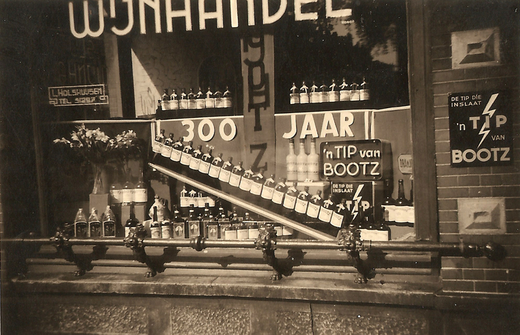Beukenplein 07 - ± 1948 .<br />Foto: Hannie van Hoek-Holshijsen 