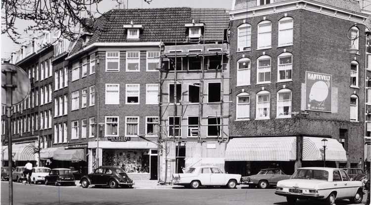 Beukenplein 03 2e pand van rechts - ± 1970 .<br />Foto; Beeldbank Amsterdam 