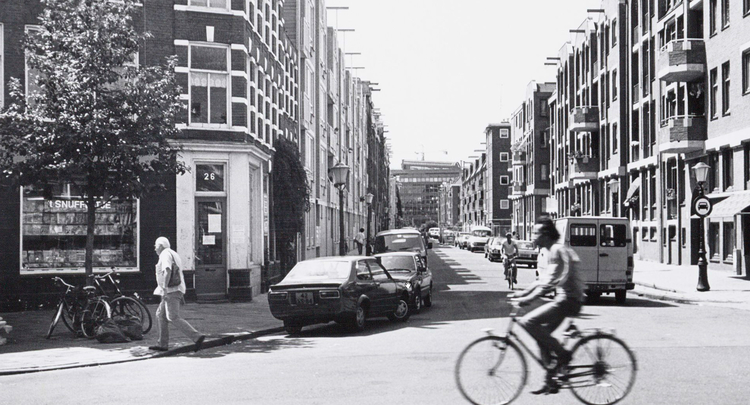 Beukenplein 26 - 1983 .<br />Beeldbank Amsterdam 