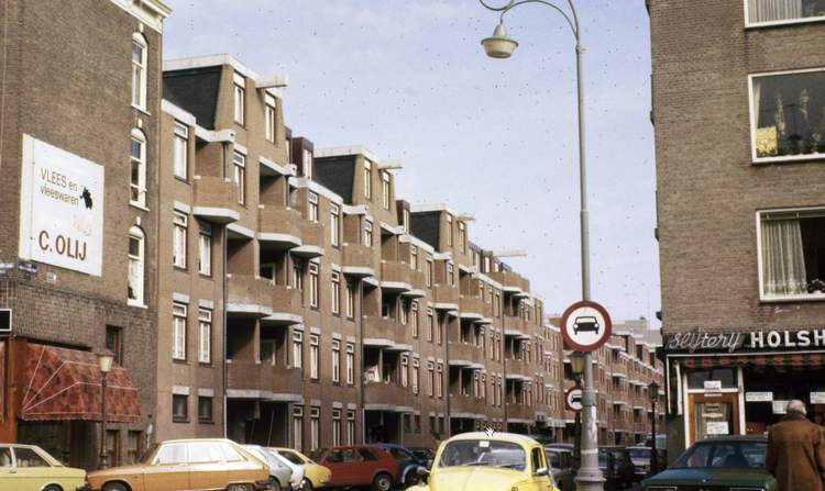 Beukenplein 07 - ± 1980 .<br />Foto: Beeldbank Amsterdam 
