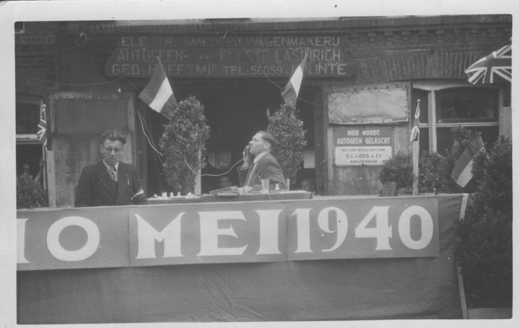  Amsterdam, 1945, Simon Boer organiseerde na de oorlog een van de vele Bevrijdingsfeesten. 