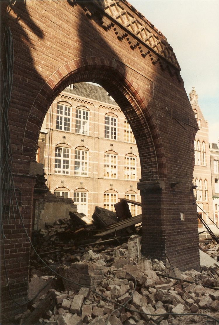 Bonifatiuskerk sloop 1984 .<br />Foto: Wim de Waal 