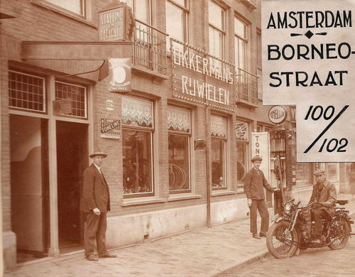 Borneostraat 100-102 1926 .<br />Foto: Henk Okkerman 