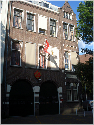  De brandweerkazerne in de Dapperstraat hoek Domselaerstraat. Foto Pieter de Lang 2008. 