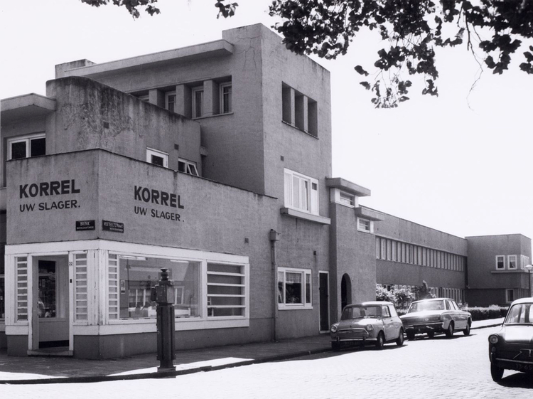 Slagerij Korrel - ± 1970  <p>.<br />
Foto: Beeldbank Amsterdam</p>