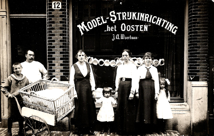 Javastraat 12 - 1910 .<br />Foto: H.A.Woertman 