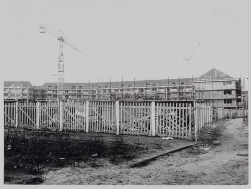 In aanbouw Foto afkomstig uit beeldbank Stadsarchief van de Roomtuintjes in aanbouw, geen jaartal en geen naam fotograaf bekend. 