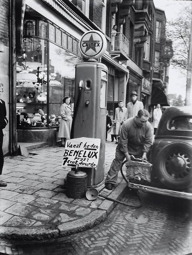 Caltex Middenweg -  ± 1970 .<br />Foto: FB pagina Eva Moes 