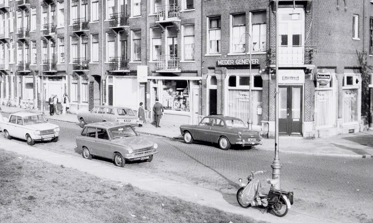 Celebesstraat 29( links van de hoek) - 1972 .<br />Foto: Beeldbank Amsterdam 