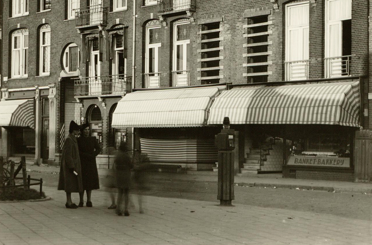 Celebesstraat 64-67 - 1940 .<br />Foto: Beeldbank Amsterdam 