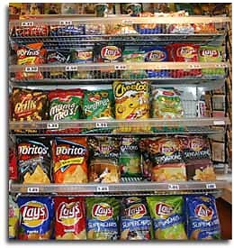 Kruk chips Anno 2006 staan de vakken in de supermarkt vol met allerlei soorten en smaken chips. 