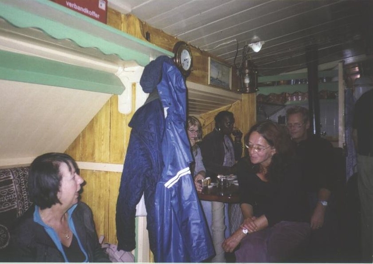 Cliëntenuitje Marisa (rechts) tijdens een cliëntenuitje van AMC De Meren +/-2006. 