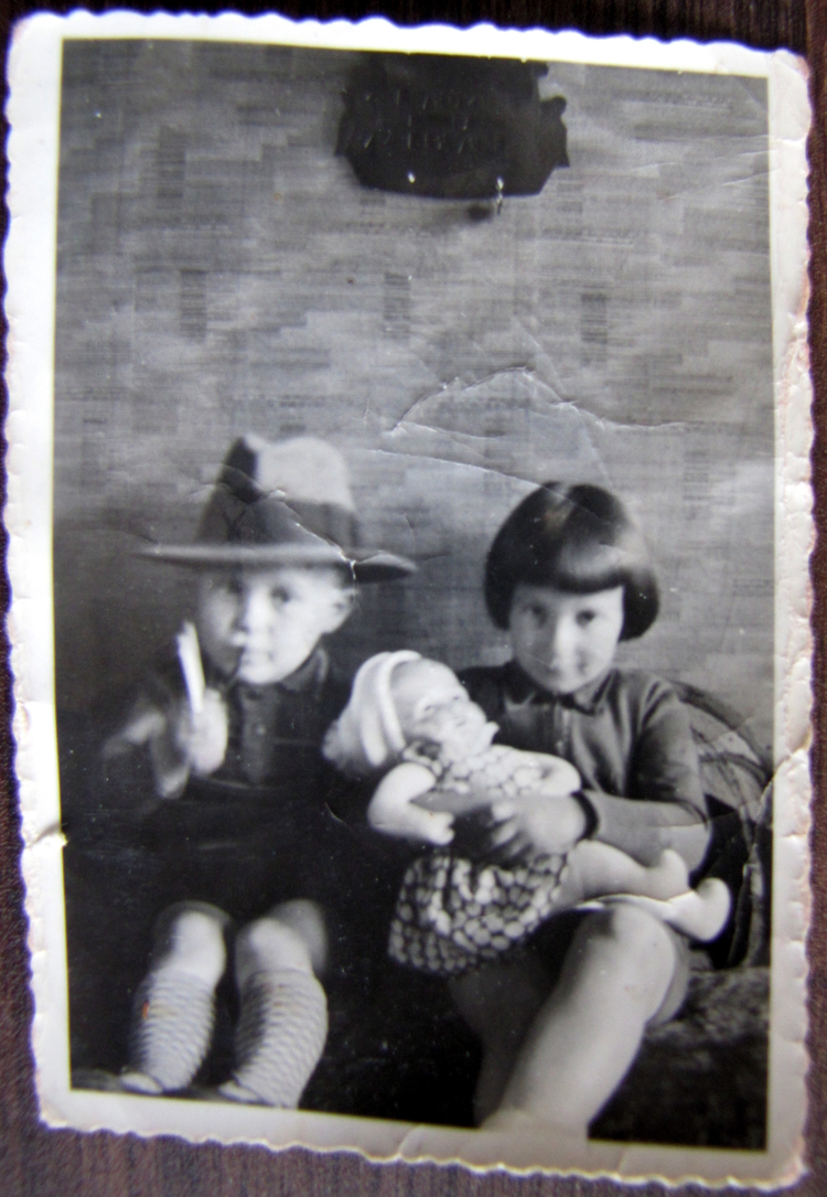 Branca Gans met een vriendje. Mogelijk dat de naam van het vriendje Adolf Knetel is. Datering rond 1934-5. Bron: collectie mevrouw Sara de Vries. 