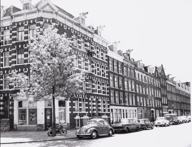  Commelinstraat in 1969, links de Pontanusstraat. 