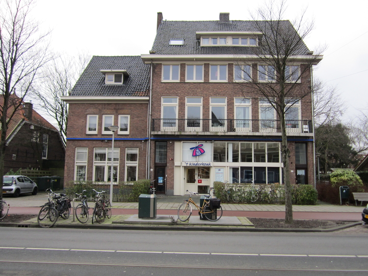 Het gebouw anno 2012 - Kinderopvang 't Kinderhonk, Middenweg 88-90  