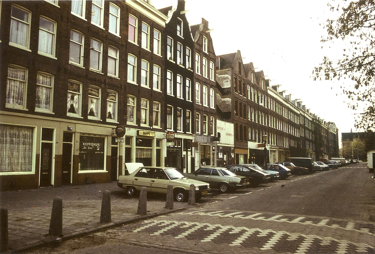 Wagenaarstraat 52 (links is nr. 56) - 1982 .<br />Foto: Wim de Waal 