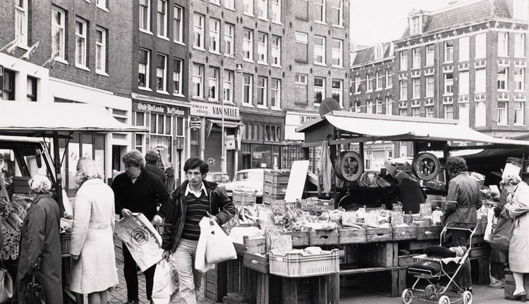 Dapperolein 20 (Oud Hollands Koffiehuis) - 1980 .<br />Foto: Beeldbank Amsterdam 