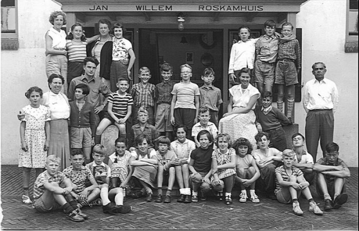 De Oranje Vrijstaatschool - 1952 drie daags schoolreisje.jpg Hannie tijdens een drie daags schoolreisje in 1952 