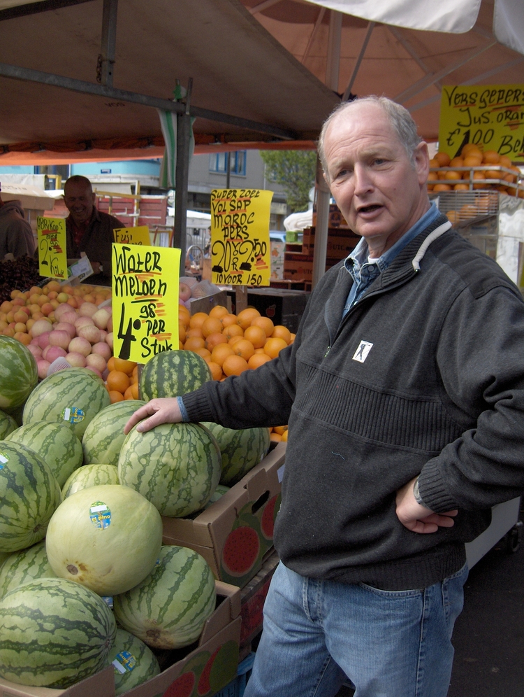 Ed en groenten. Ed laat zich geen knollen voor citroenen verkopen: Ed op de Dappermarkt:  (2005) 