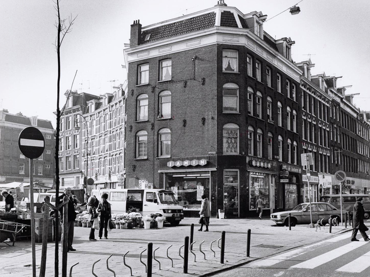 Eerste van Swindenstraat 68 - 1982 . .<br />Foto: Beeldbank Amsterdam 