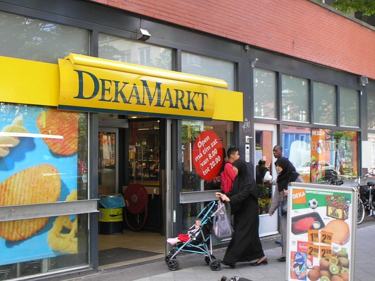 Dekamarkt De Dekamarkt in de Pretoriusstraat.<br />(2006) 
